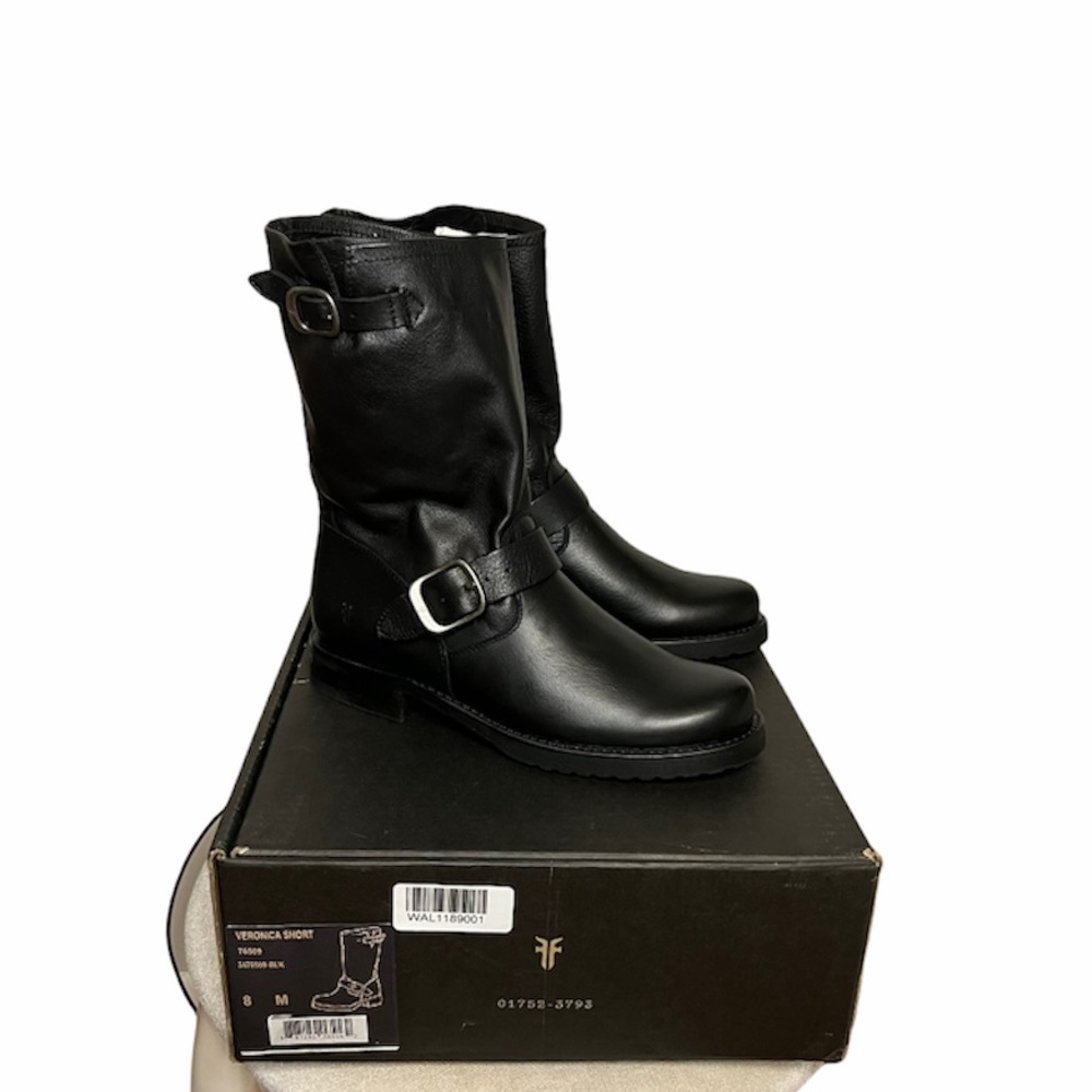 NWT Frye Black Veronica Short Moto Boots Size 8